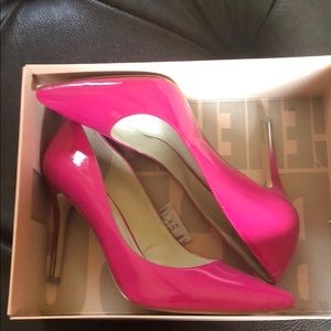 BCBG fuscia heels